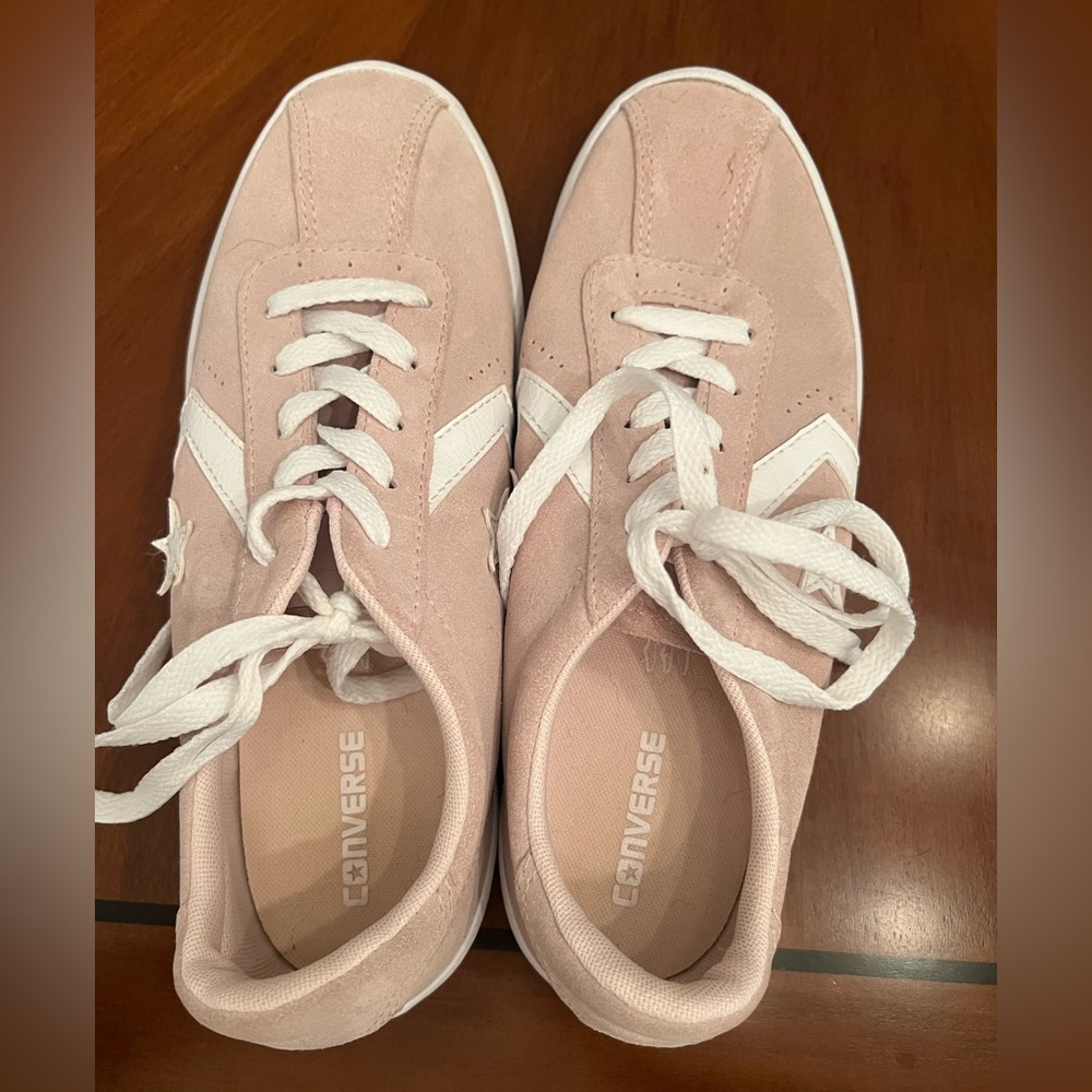 Junior Girls’ Pink Low Tops - Picture 4 of 6